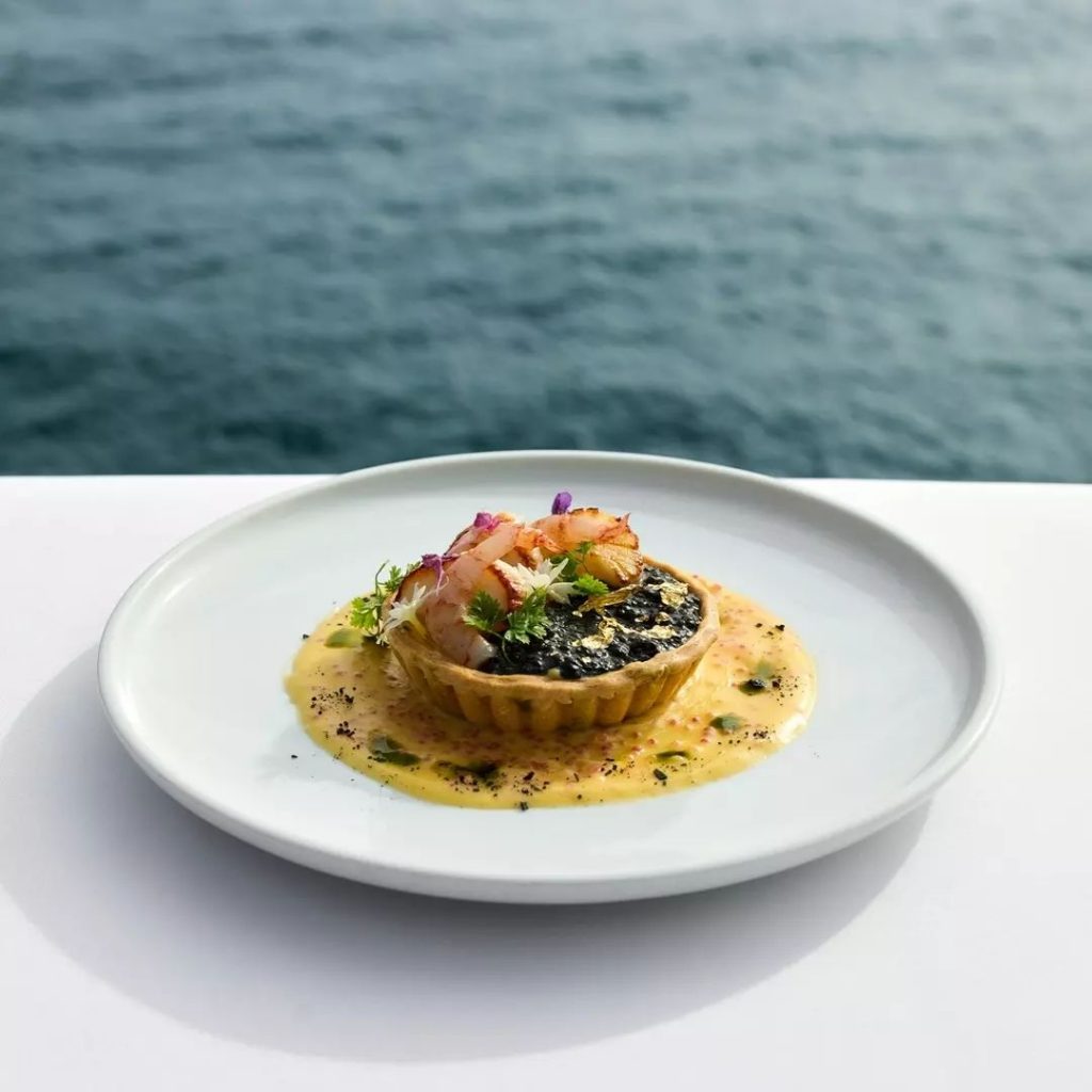 INSTAGRAM / @CATALINAROSEBAY